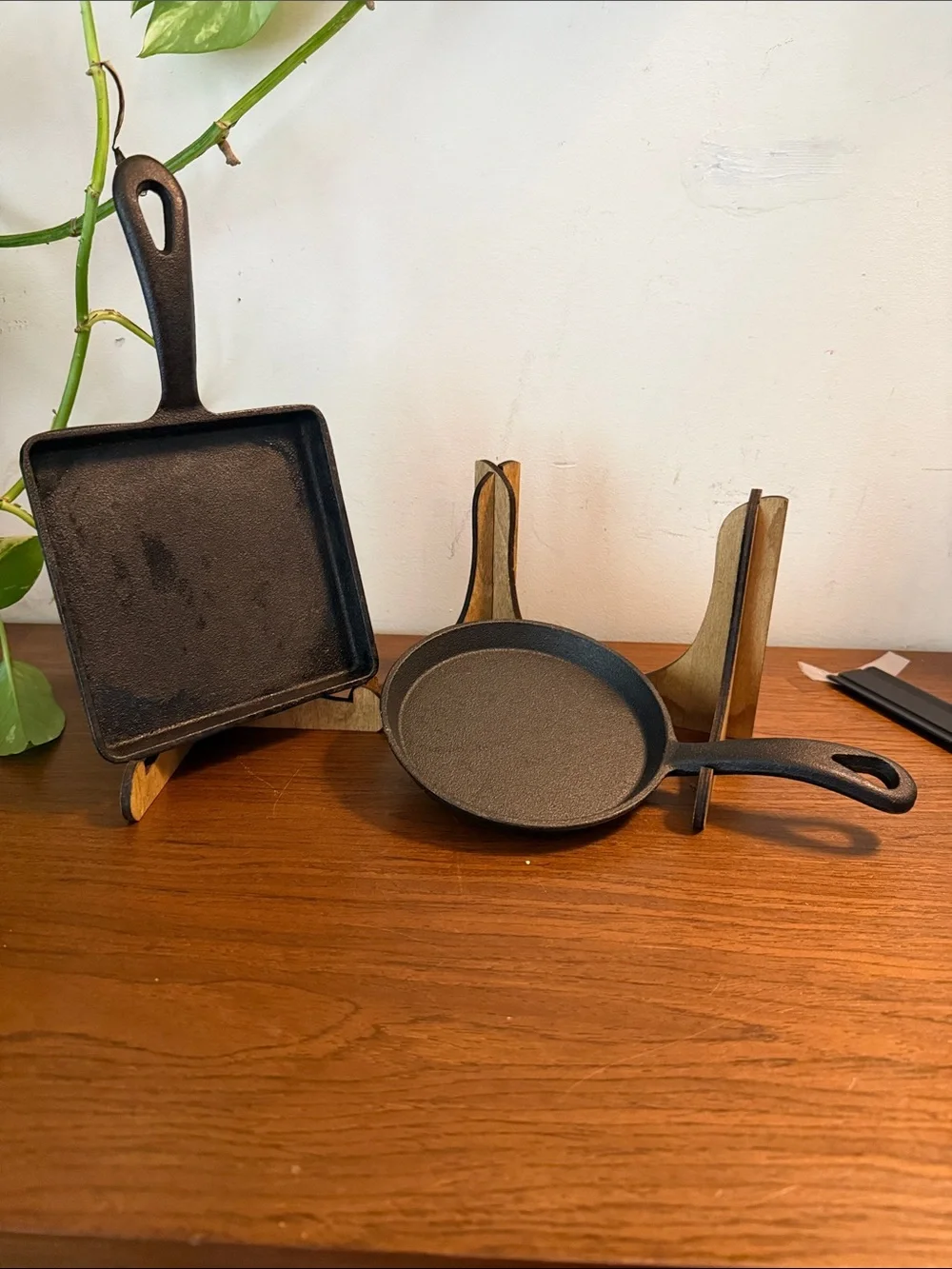 Seasoned Cast Iron Square and Round Skillet Set - Black